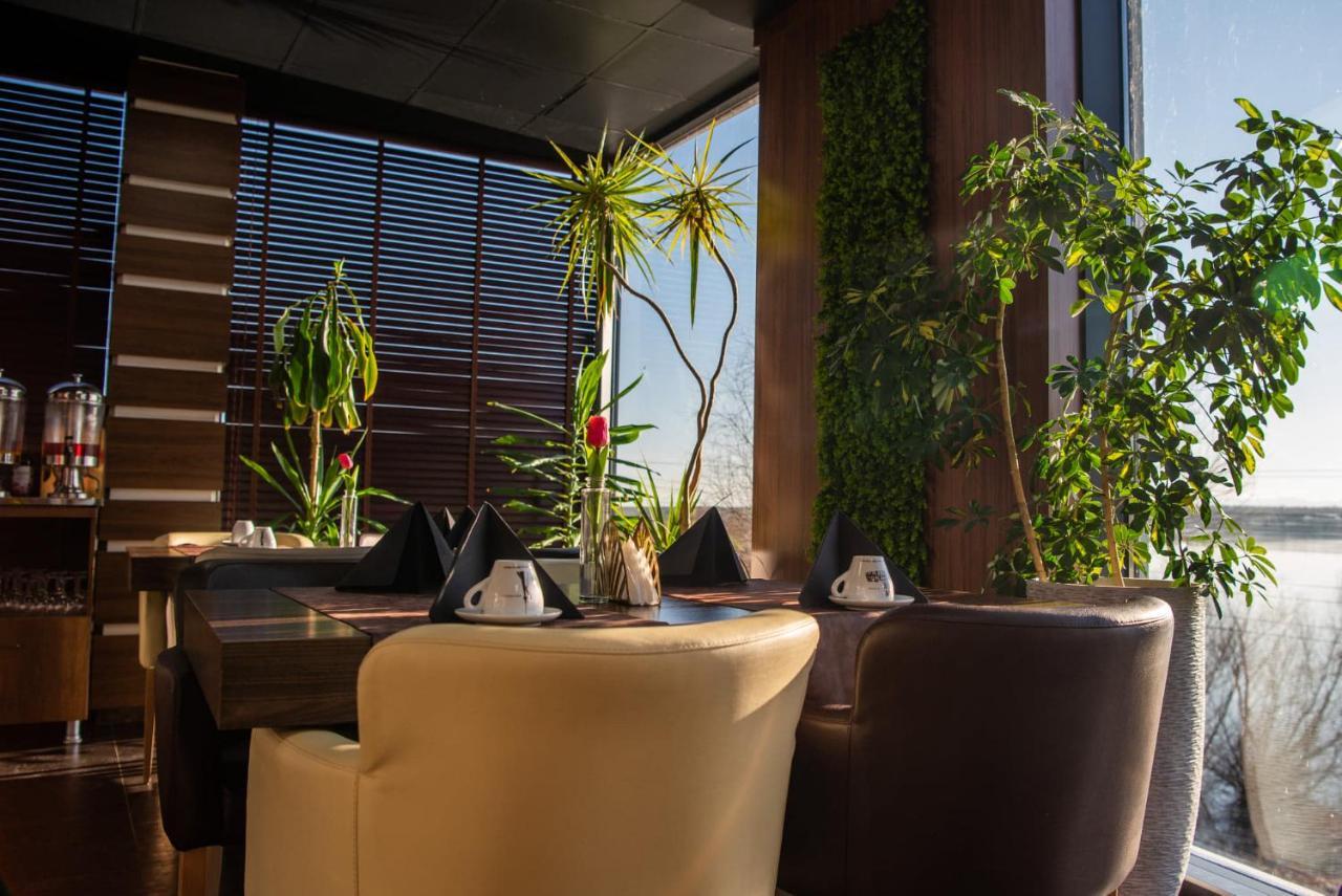 Acktion Deluxe Hotel Shumen Exterior photo